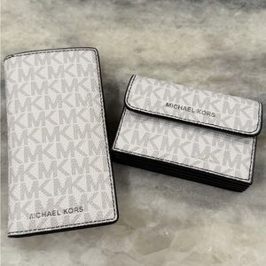 Michael Kors Monogram Card Holder in White and Black